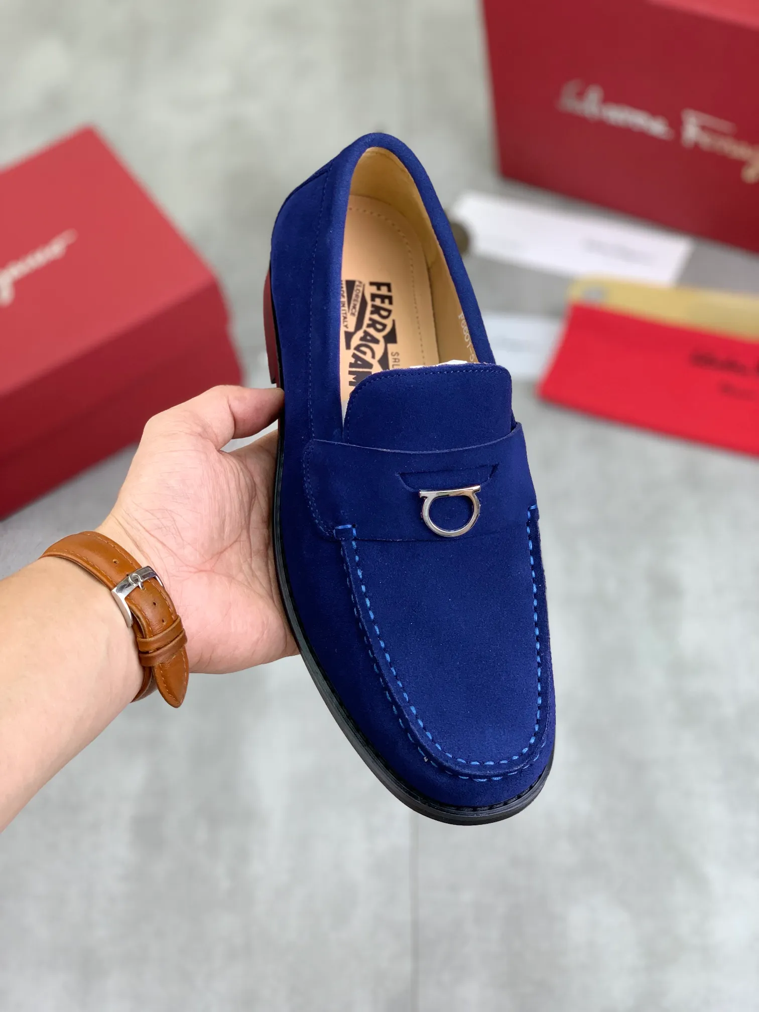Men's Men's Shoes 💰P460💰[New Style] Water-dyed Niuli 🆘[Salvatore Ferragamo] Ferragamo's latest casual business leather shoes for men! Available at counters simultaneously! The fabric is made of specially imported original calfskin, the lining is made of imported water-dyed cowhide, and the original combination outsole is absolutely luxurious and leads the fashion trend. Matching code: 38-45; black or blue optional